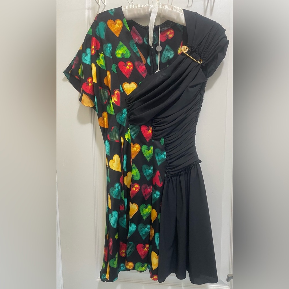 Versace 2019 runway Jim Dine heart print dress with gold medusa pin